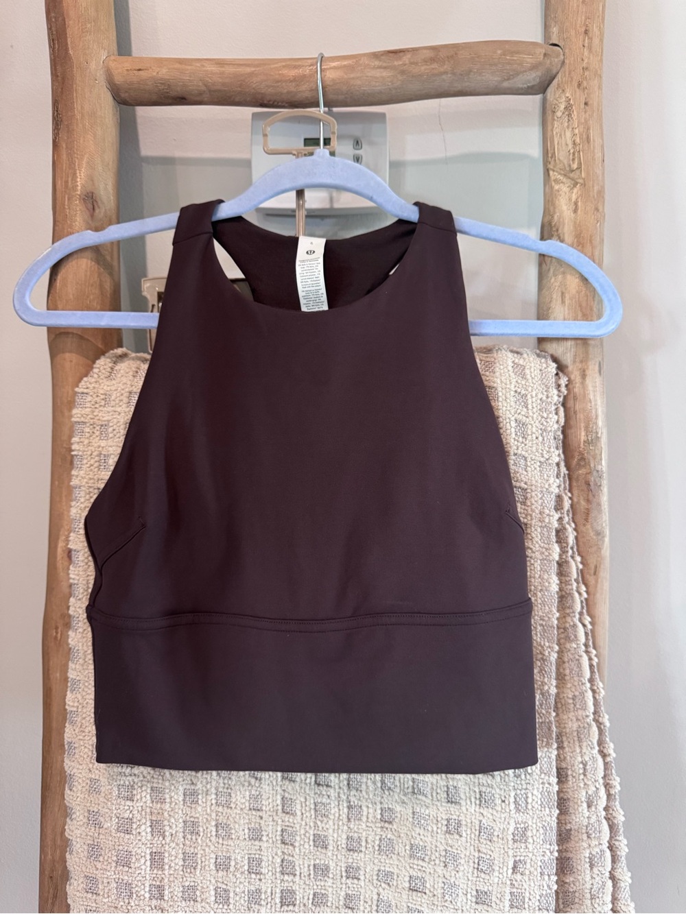 Lululemon Logo Elastic Everlux Shelf Tank Top Graphic | Size 6 🤎🤍